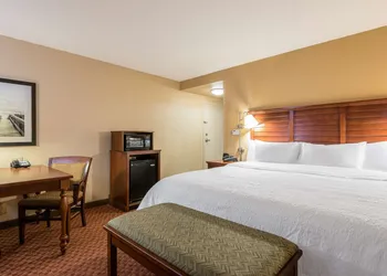 Hampton Inn & Suites Florence-North-I-95 hotel thumbnail 6