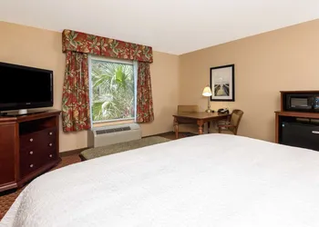 Hampton Inn & Suites Florence-North-I-95 hotel thumbnail 8
