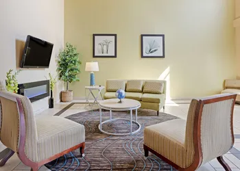 Best Western Plus Lonoke Hotel hotel thumbnail 2