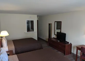 Western Inn and Suites hotel thumbnail 4