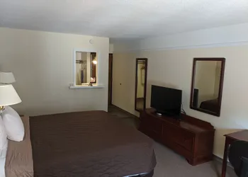 Western Inn and Suites hotel thumbnail 6