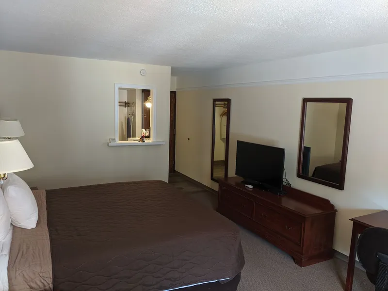 Western Inn and Suites hotel detail image 6