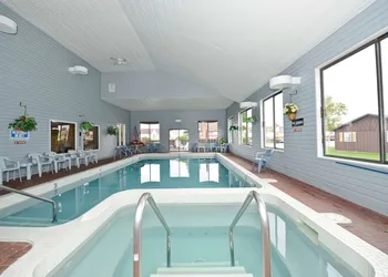 Americas Best Value Inn St. Ignace hotel thumbnail 6