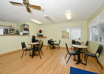 Americas Best Value Inn St. Ignace hotel thumbnail 8