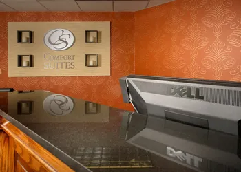 Comfort Suites Dulles Airport hotel thumbnail 3