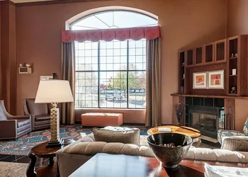 Comfort Suites Dulles Airport hotel thumbnail 8