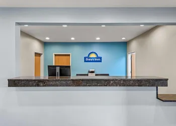 Days Inn by Wyndham Carroll hotel thumbnail 2