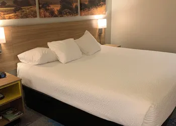Days Inn by Wyndham Carroll hotel thumbnail 5