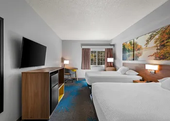 Days Inn by Wyndham Carroll hotel thumbnail 8