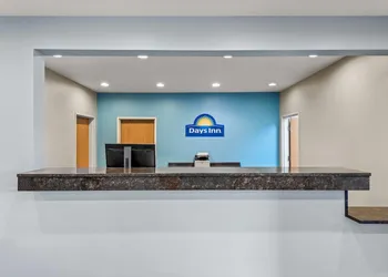 Days Inn by Wyndham Carroll hotel thumbnail 2