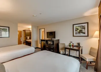 Best Western Lakewinds hotel thumbnail 7