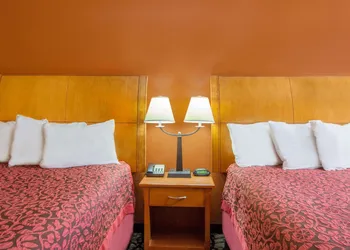 Days Inn by Wyndham Centerville hotel thumbnail 6