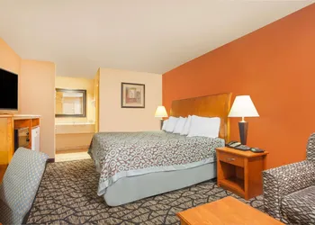Days Inn by Wyndham Centerville hotel thumbnail 7