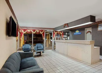 Days Inn by Wyndham Greeneville hotel thumbnail 2