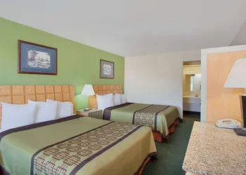 Days Inn by Wyndham Greeneville hotel thumbnail 7