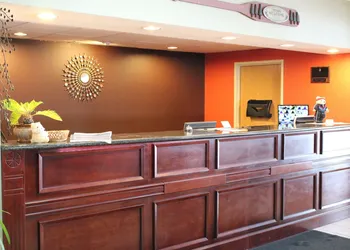 Super 8 by Wyndham Osseo WI hotel thumbnail 4