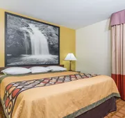 Super 8 by Wyndham Rice Lake hotel detail image 3