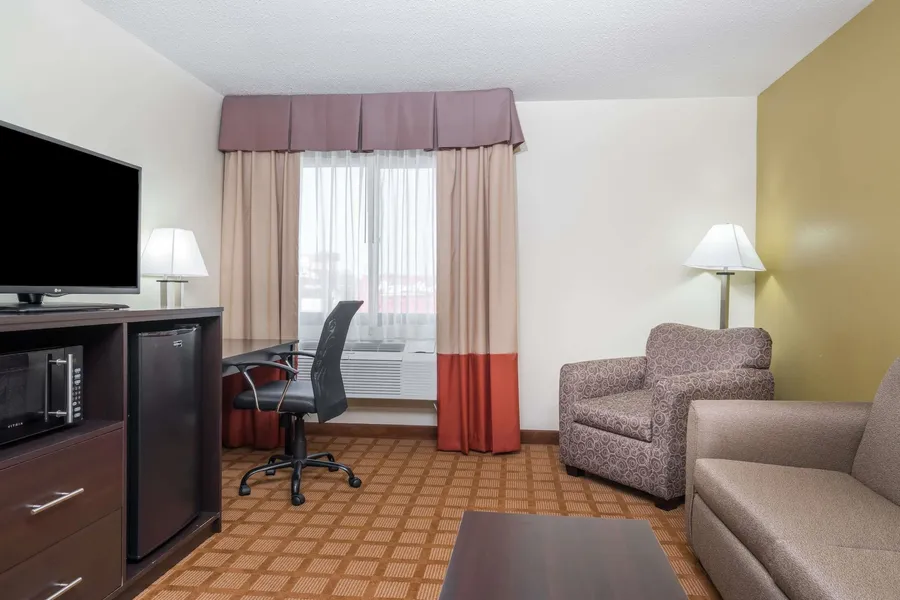 Super 8 by Wyndham Rice Lake hotel detail image 6