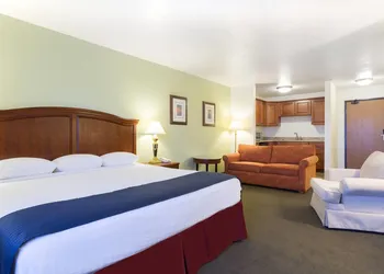 Super 8 by Wyndham Montpelier hotel thumbnail 6