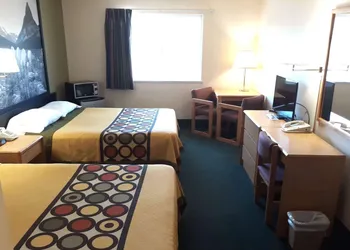 Super 8 by Wyndham Hamilton hotel thumbnail 6