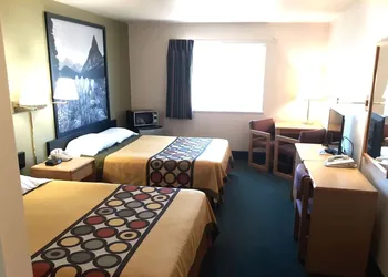 Super 8 by Wyndham Hamilton hotel thumbnail 7