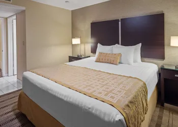 Best Western Pasadena Royale Inn & Suites hotel thumbnail 6
