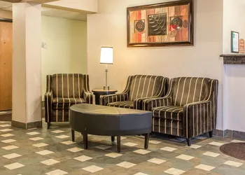 Quality Inn & Suites Marinette hotel thumbnail 4