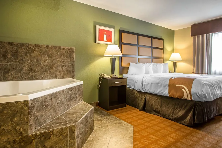 Quality Inn & Suites Marinette hotel detail image 6
