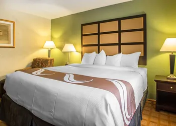 Quality Inn & Suites Marinette hotel thumbnail 8