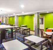 La Quinta Inn by Wyndham St. Louis Hazelwood - Airport North hotel detail image 3
