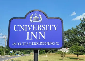 University Inn hotel thumbnail 2