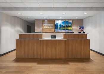 Hampton Inn Warrenton hotel thumbnail 4