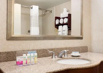 Hampton Inn Warrenton hotel thumbnail 6