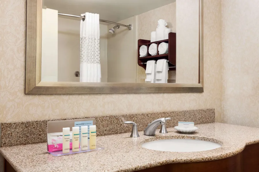 Hampton Inn Warrenton hotel detail image 6