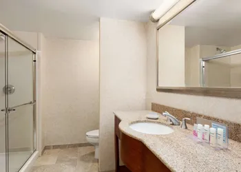 Hampton Inn Warrenton hotel thumbnail 7