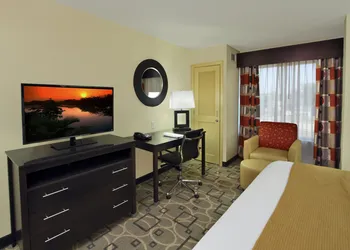 Holiday Inn Express Augusta Downtown by IHG hotel thumbnail 2