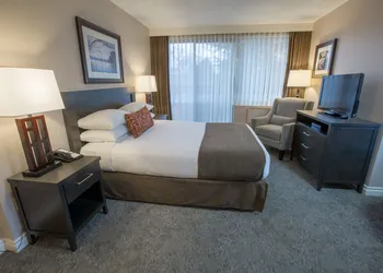 Embassy Inn hotel thumbnail 6