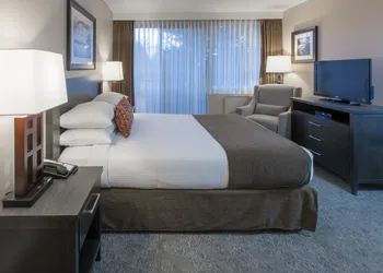 Embassy Inn hotel thumbnail 8