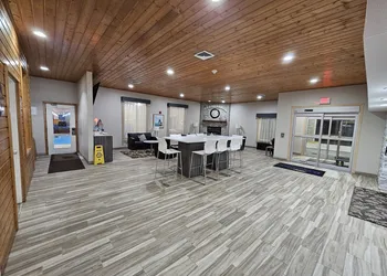 Baymont by Wyndham Baldwin hotel thumbnail 2