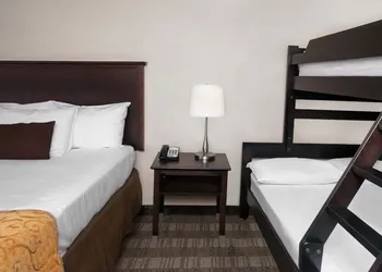 Skyline Hotel & Waterpark hotel thumbnail 4
