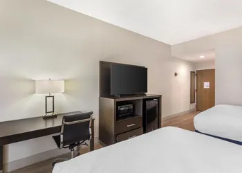 Best Western Plus Madison hotel thumbnail 4