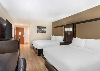 Best Western Plus Madison hotel thumbnail 8