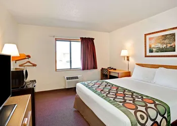 Super 8 by Wyndham Aberdeen East hotel thumbnail 7