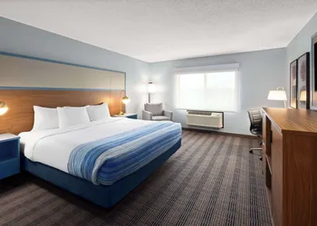 AmericInn by Wyndham North Branch hotel thumbnail 5