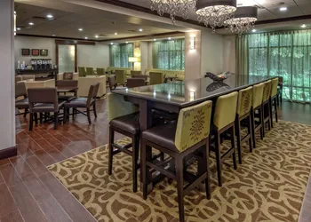 Hampton Inn Cambridge hotel thumbnail 2
