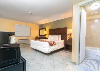 Sevilla Inn - Near Medieval Times hotel thumbnail 8