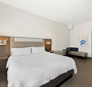 Holiday Inn Express & Suites Raleigh NE - Medical Ctr Area by IHG hotel detail image 7