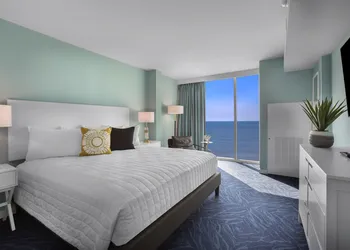 Crown Reef Beach Resort and Waterpark hotel thumbnail 8