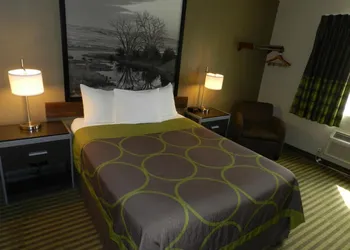 Super 8 by Wyndham Fremont NE hotel thumbnail 6