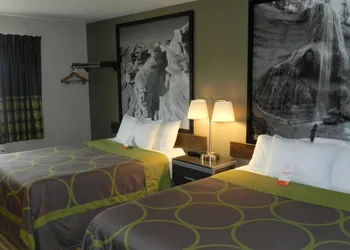 Super 8 by Wyndham Fremont NE hotel thumbnail 8